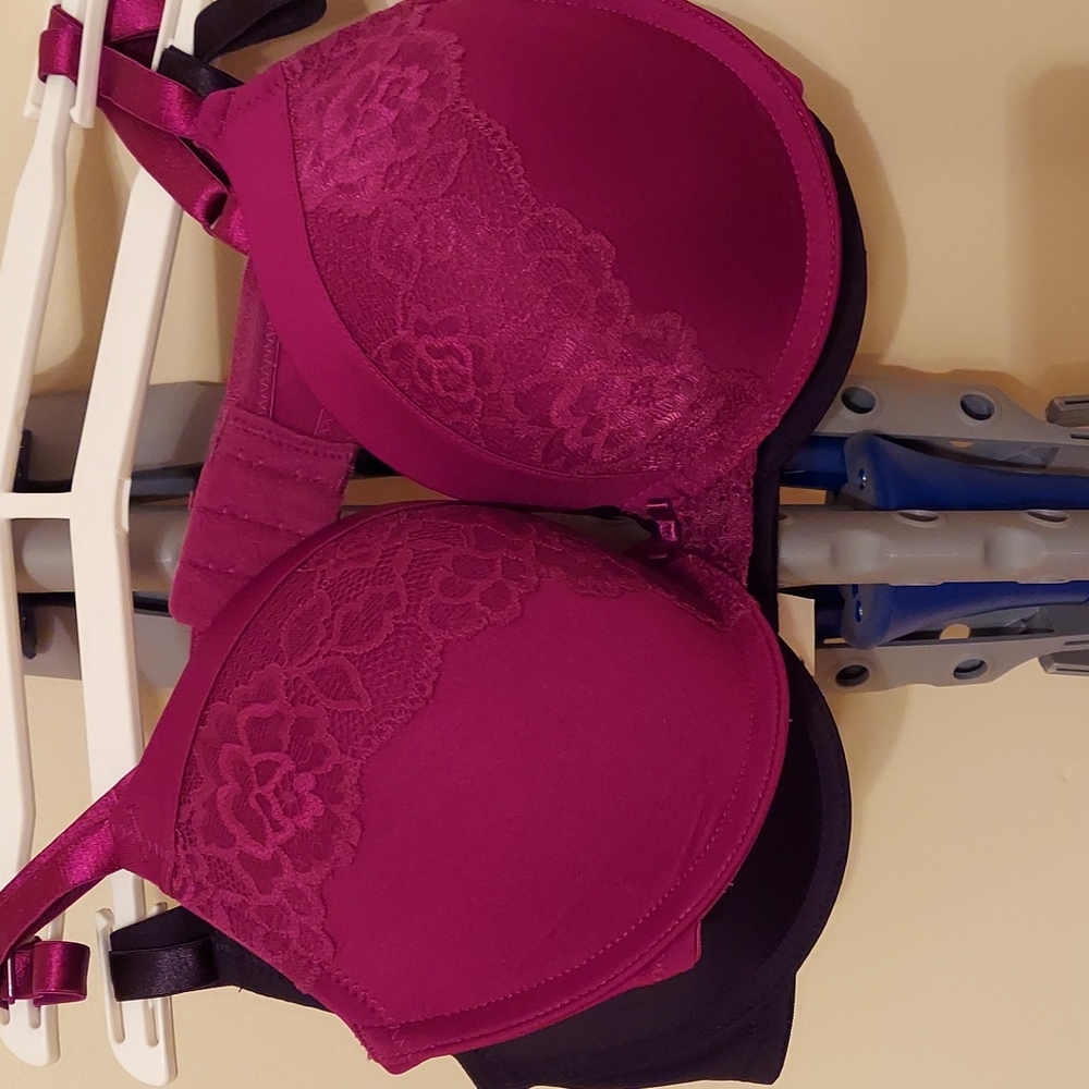 2 pr NWOT bras
